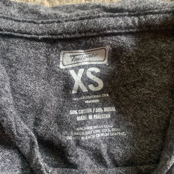 BUNDLE: Graphic Tees - Picture 7 of 11